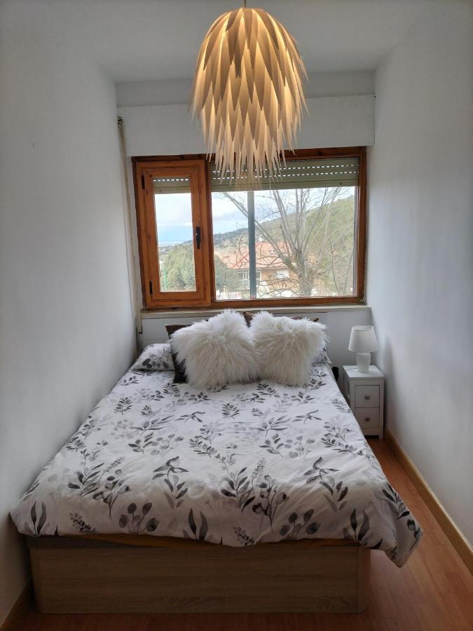 Coqueto apartamento en urbanización con piscina y entorno natural El Espinar Exterior foto